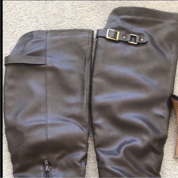 Steve Madden Brown boots 👢 
Size 7 - Picture 3 of 3